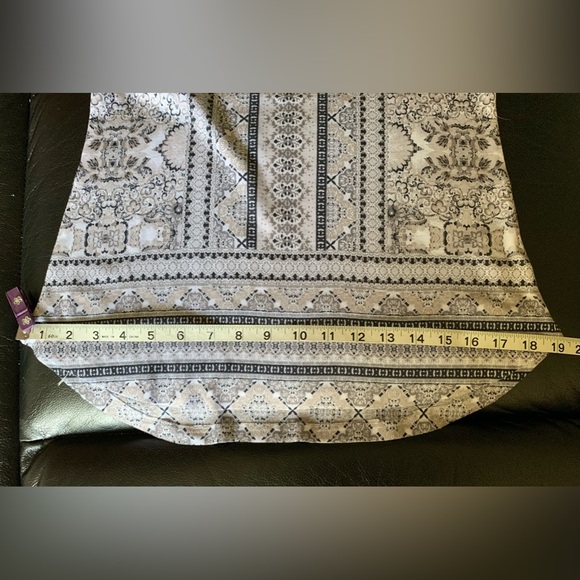 Style & Co | Hi Low Shirt with Crystal-like Adornments | Size PS - Picture 8 of 13